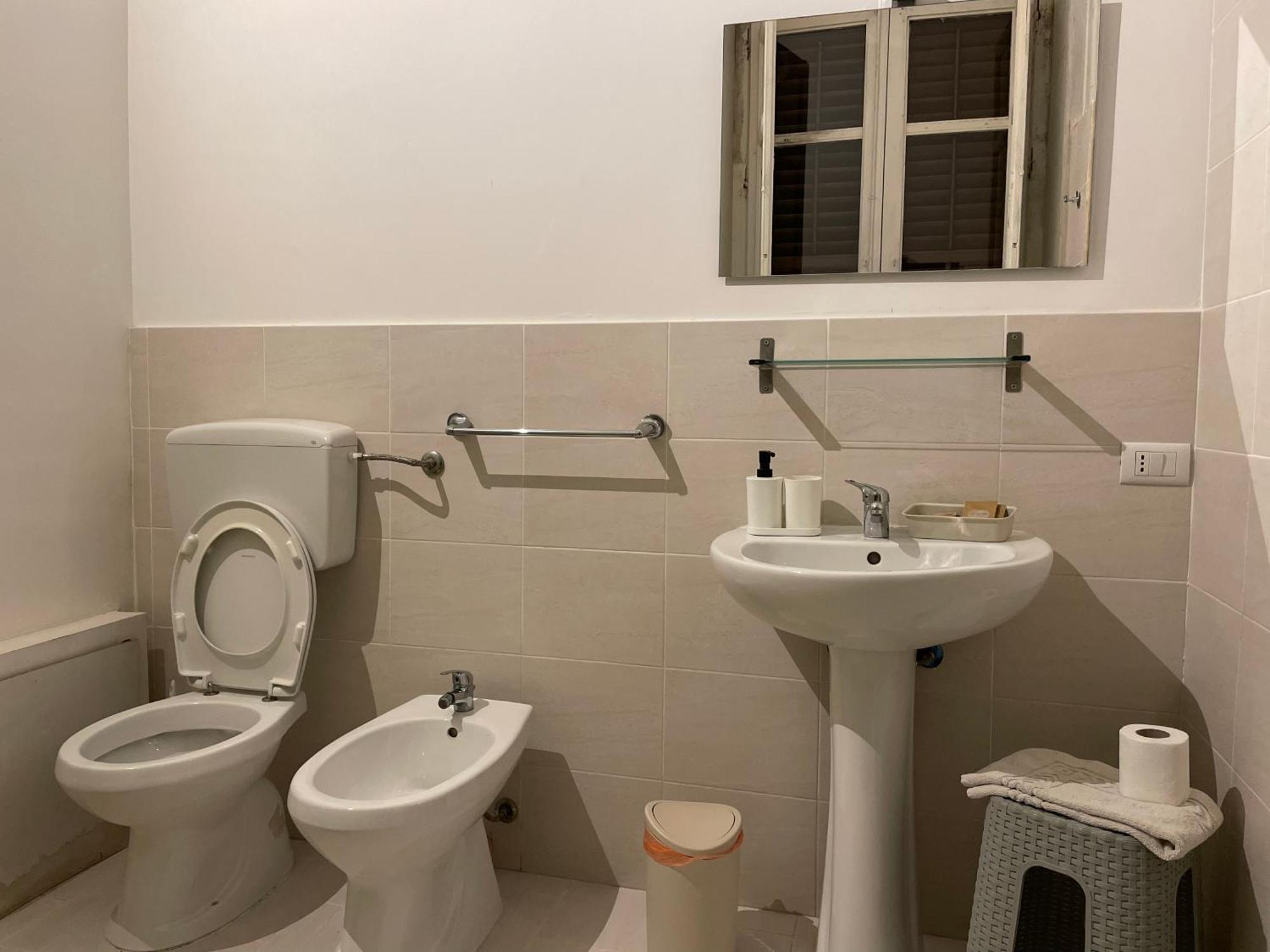 100 Passi Al Massimo Hotel ปาแลร์โม ภายนอก รูปภาพ