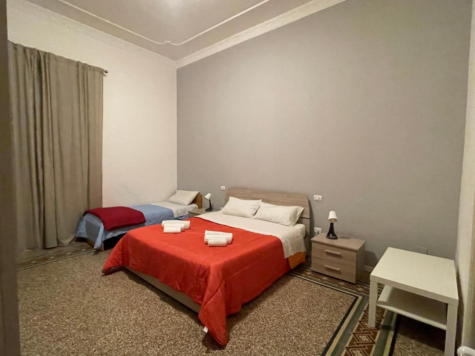 100 Passi Al Massimo Hotel ปาแลร์โม ภายนอก รูปภาพ