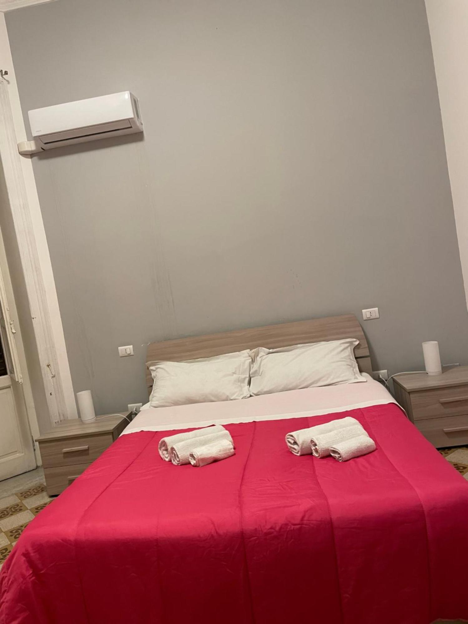 100 Passi Al Massimo Hotel ปาแลร์โม ภายนอก รูปภาพ